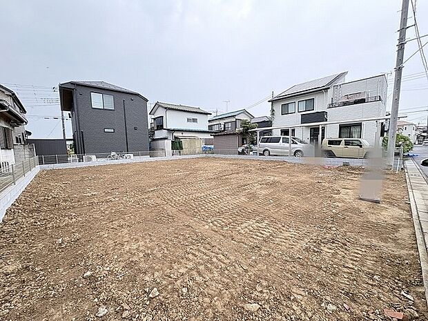 閑静な住宅街の一角にあり、これからの暮らしの可能性が広がる整然とした敷地が魅力です。