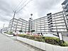 外観：落ち着いた住宅街に馴染む、日々の生活を支える安定感のある佇まいが魅力です。