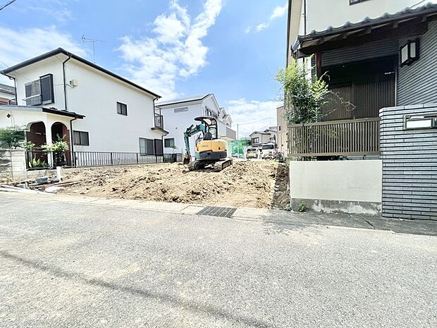 これからの新しい暮らしのベースとなる、静かな街並みに馴染む開放的な空間です。