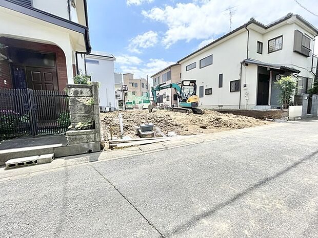 これからの暮らしの拠点となる、新たな可能性を秘めた閑静な街並みに佇む敷地です。