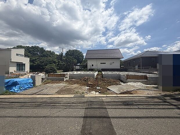 新しい暮らしの基盤となる、穏やかな空気が流れる閑静な住宅街の一角です。
