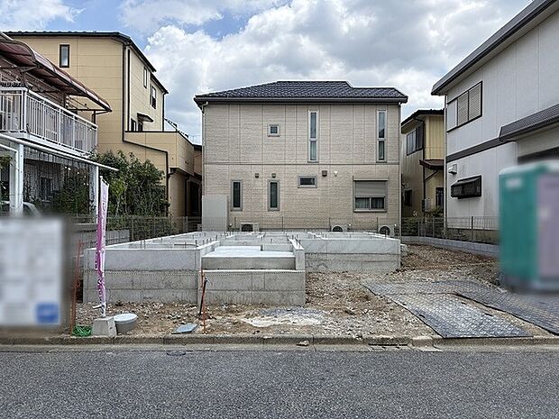 これからの暮らしを自由に描き出せる、静かな住宅地に広がる整えられた敷地。