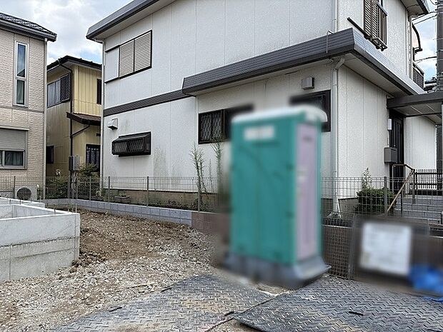 周囲の環境と調和しながら、穏やかな暮らしを育む住まいの外観です。