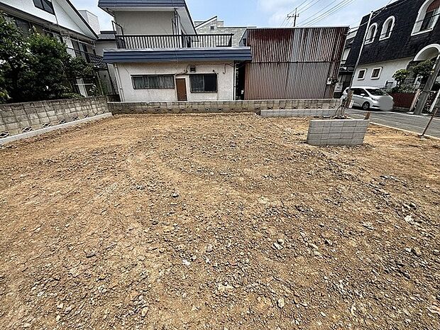 理想の住まいを描き出すための、ゆとりある広さを確保した開放的な敷地です。