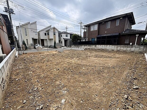 住まいの夢を自由に描ける、落ち着いた環境に位置する開放的な広さを持った土地です。