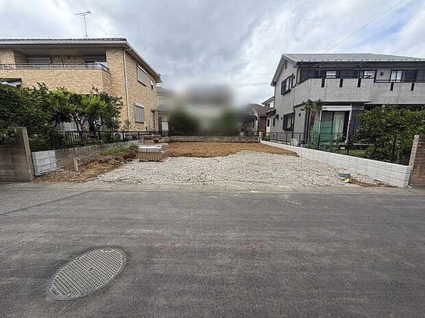 建築中ですが、同じグレードの完成済み建物を参考にご覧になることもできます。現地より最寄りの物件をご案内しますので、お気軽にご要望をお聞かせください。