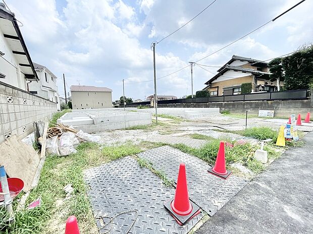 これからの暮らしの礎となる、広々とした開放感に満ちた敷地環境が広がっています。