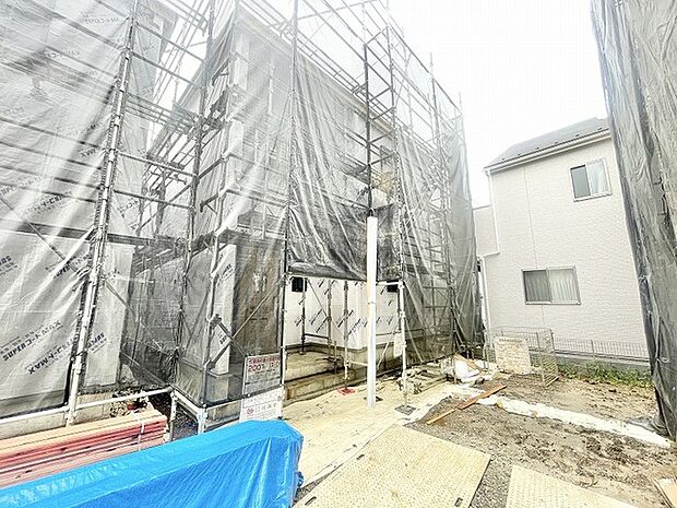 新しい暮らしへの期待が高まる、丁寧につくり上げられていく住まいの姿。