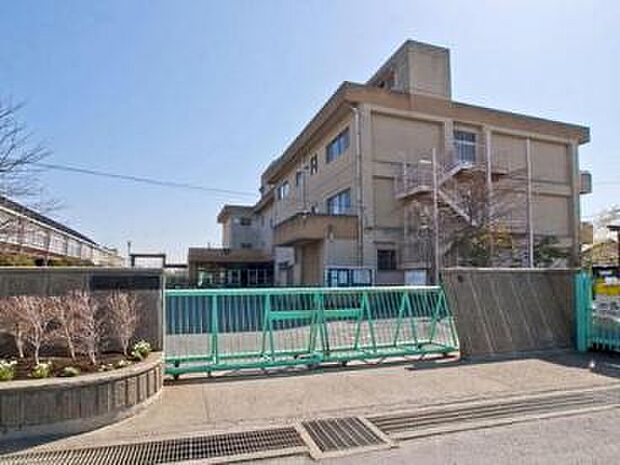 三郷市立南中学校(2560m)