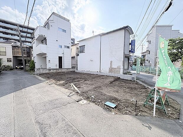 周辺の街並みと調和しながら、理想の暮らしを描ける開放的な広がりを持つ敷地です。