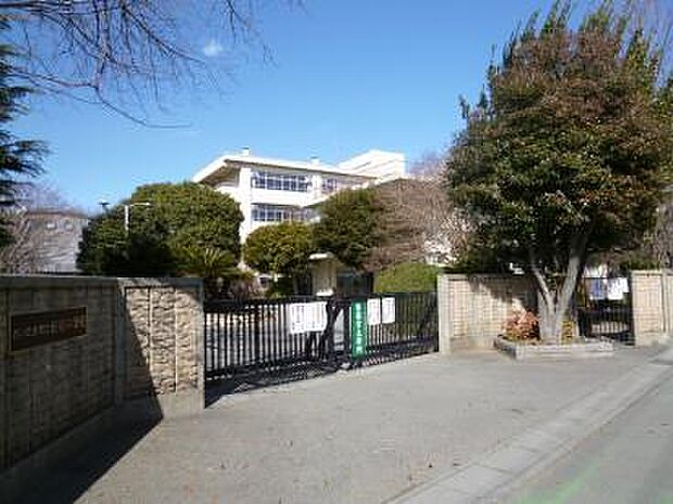 さいたま市立岩槻中学校(800m)