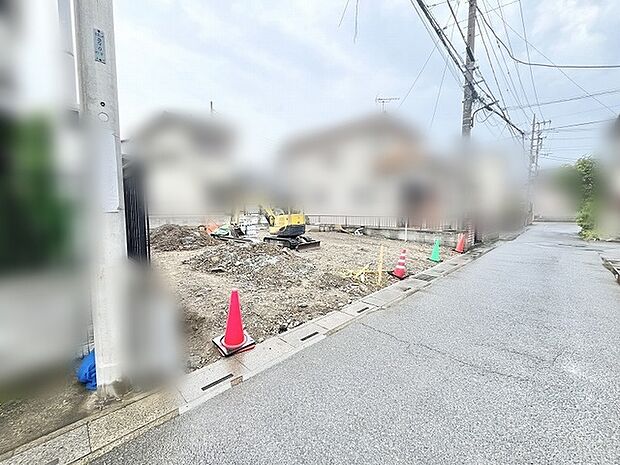新しい住まいを想像させる、閑静な住宅街に位置した整った敷地です。