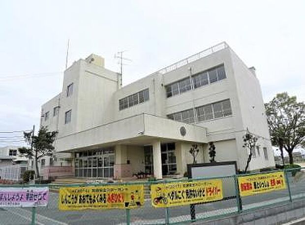 越谷市立新方小学校（438m）