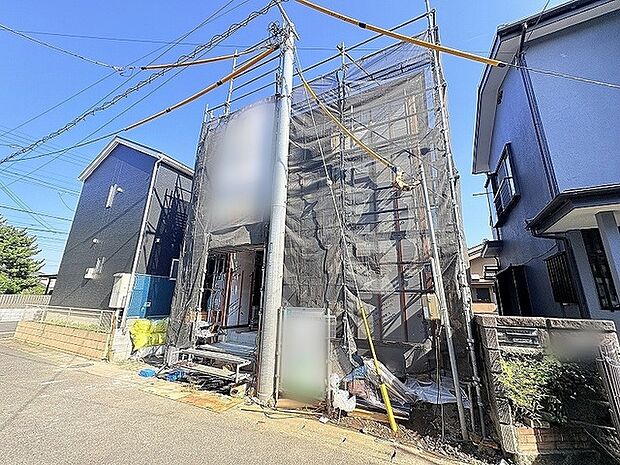 新しい暮らしに向けた準備が進む、穏やかな街並みに馴染む一角です。