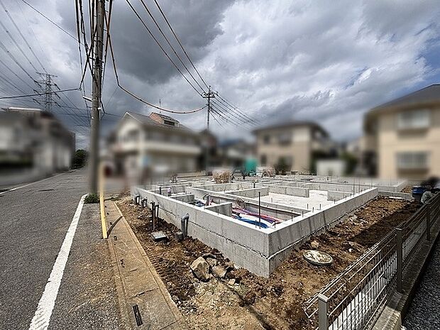 理想の暮らしを形にするための基盤が整い、穏やかな街並みの中で新たな始まりを静かに予感させます。