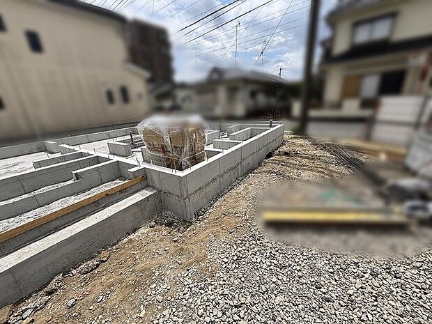 未来の暮らしの基盤となる、丁寧な家づくりの過程が着実に刻まれています。