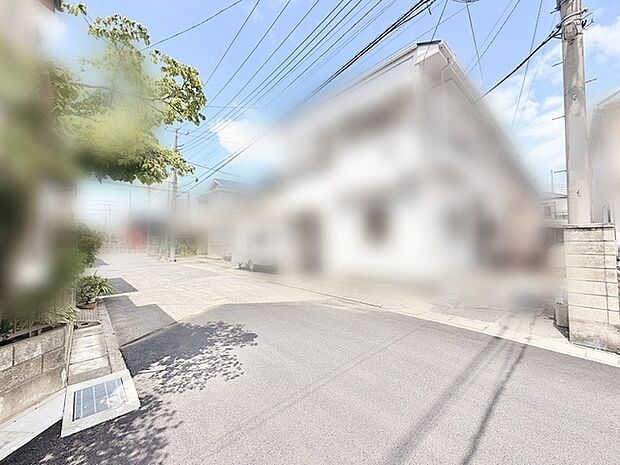 落ち着いた街並みにとけ込む、穏やかな日常が流れる住環境がここにあります。