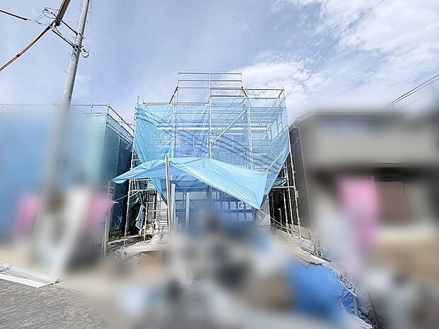 新しい暮らしの始まりを感じさせる、静かな進捗が刻まれる風景です。