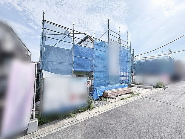 新しい暮らしの拠点として、理想の住まいが形作られていく期待感を感じさせる風景です。