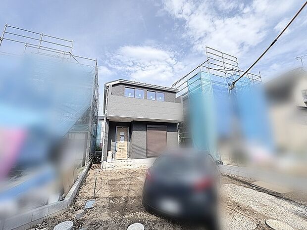 洗練されたモダンな外観が、新しい暮らしの始まりを静かに予感させる佇まいです。
