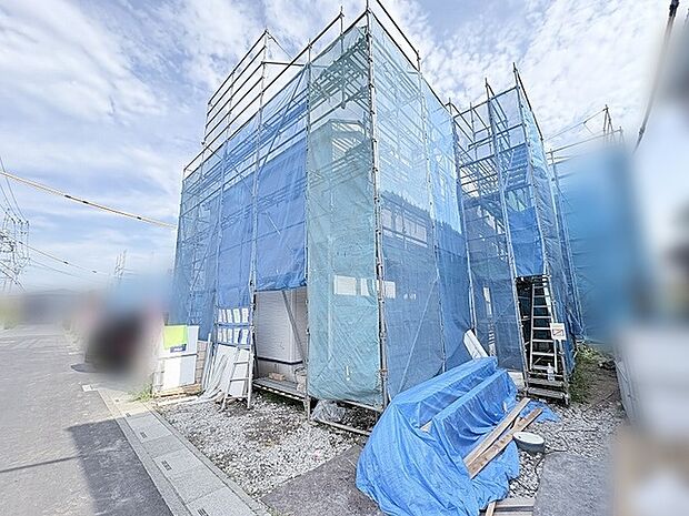 新たな暮らしが形作られていく、期待感に満ちた建設途中の風景です。