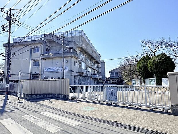 小山小学校（880m）