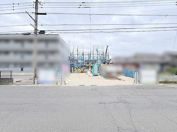 これからの暮らしの拠点となる、整えられた敷地が広がる穏やかな環境です。
