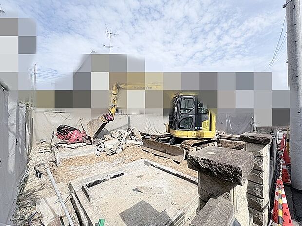 新たな暮らしの基盤が整う、住まいづくりの始まりを感じさせる景観です。