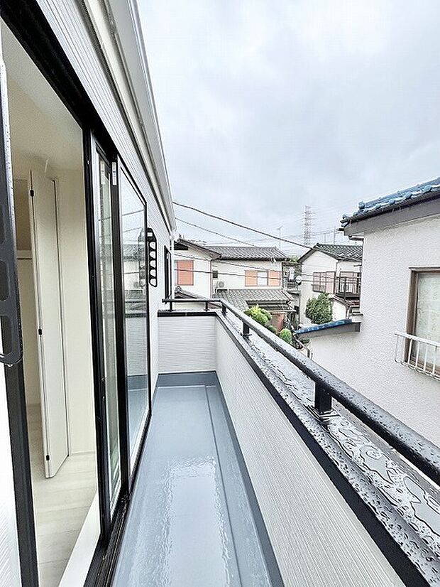 心地よい風を感じながら穏やかな時間を過ごせるゆとりある空間