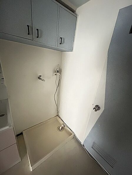 すっきりと落ち着いた色合いで統一された実用的なスペースです