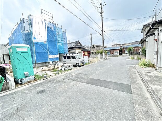 穏やかな空気感が漂う、落ち着いた住宅街の風景が広がる住環境です。