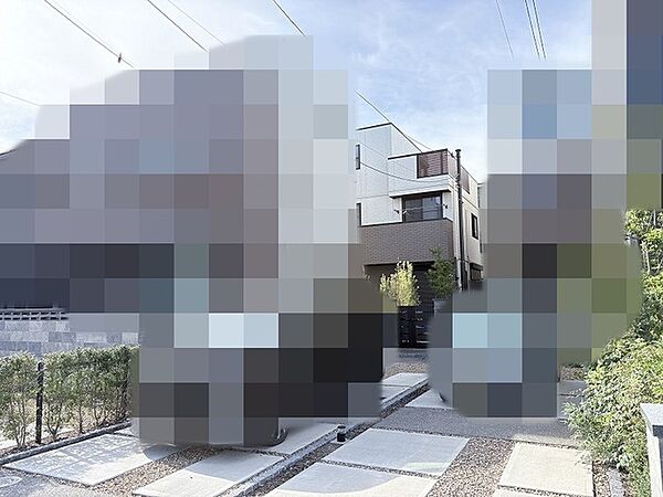 洗練された佇まいが街並みに馴染み、穏やかな日常の始まりを感じさせる外観デザインです。