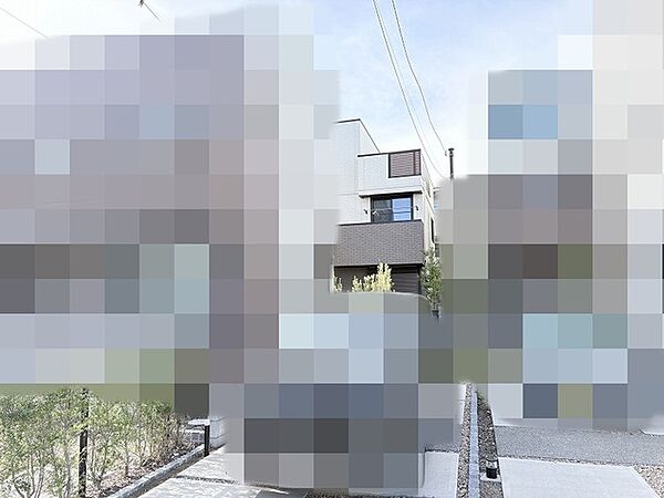 洗練されたフォルムが街並みに溶け込み、落ち着きと気品を感じさせる外観です。