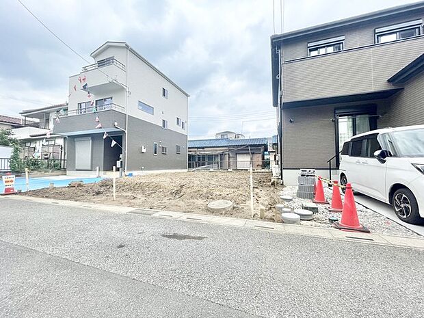 周辺環境と調和しながら穏やかな時間が流れる開放的なロケーション