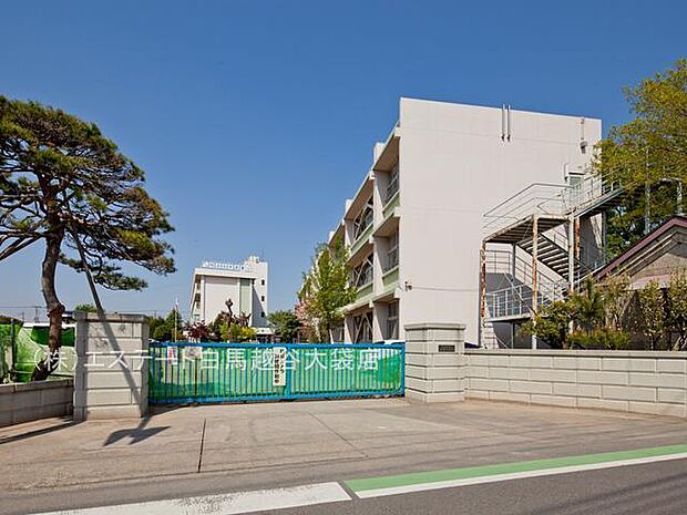 春日部市立武里小学校（950m）