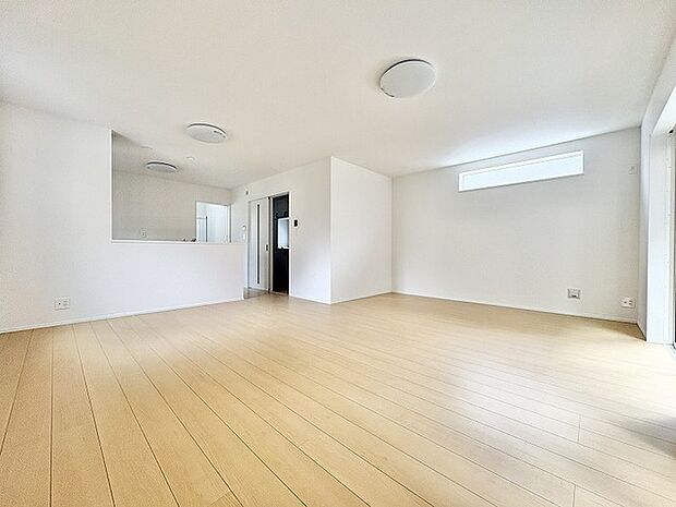 余計な装飾を削ぎ落としたシンプルな空間が、住まう方の感性に寄り添い、日々の暮らしに穏やかな心地よさをもたらします。