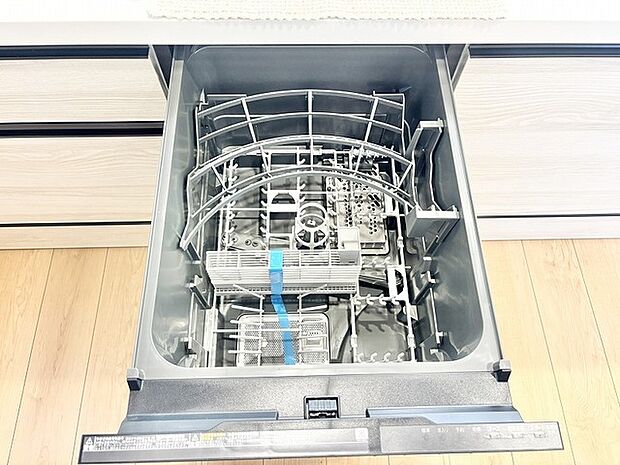 日々の暮らしを効率的に整える、機能的で清潔感のある空間が魅力です。