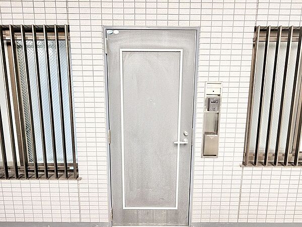 住まう方を優しく迎え入れる、洗練された佇まいと落ち着きのある外観が日々の暮らしに安心感をもたらします。