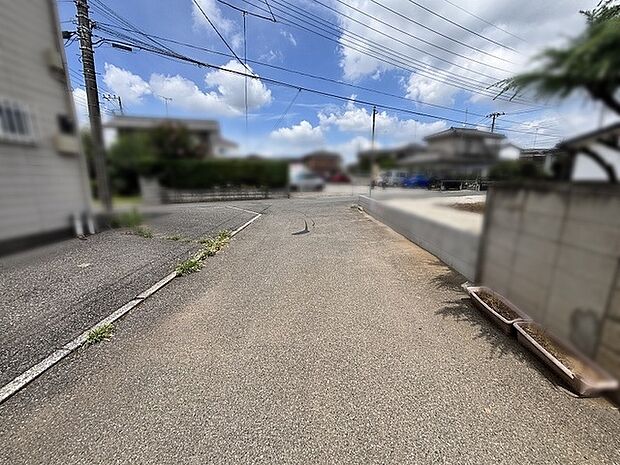 空の広がりを感じる、穏やかな時間が流れる閑静な住環境が整っています。