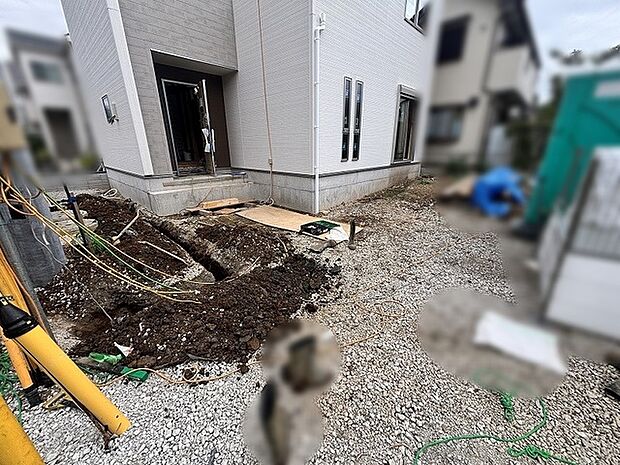 洗練された佇まいが街並みに調和する、心地よい日常の舞台となる住まい。