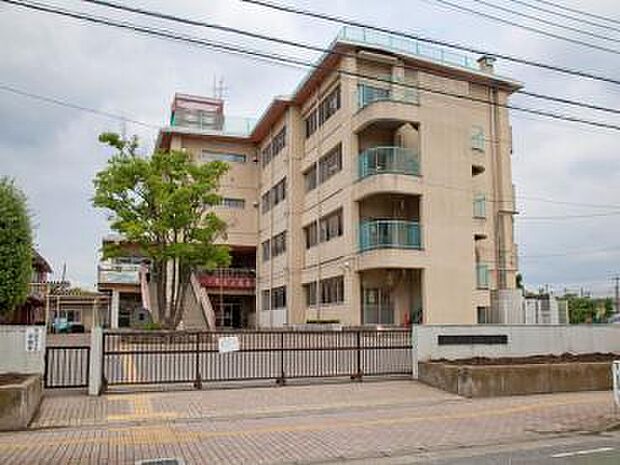 越谷市立千間台小学校(450m)