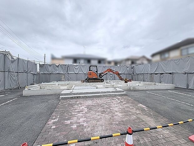 理想の暮らしの始まりを予感させる、新しい住まいの基礎が着実に整えられています。