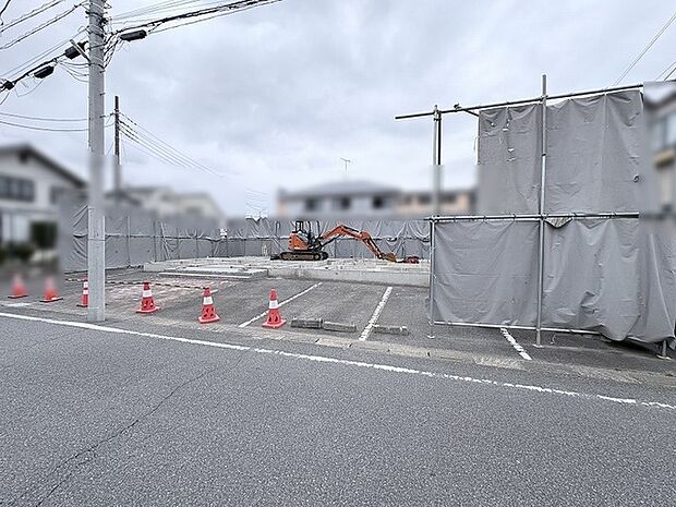 新たな暮らしの始まりを予感させる、整地された静かな敷地が広がっています。