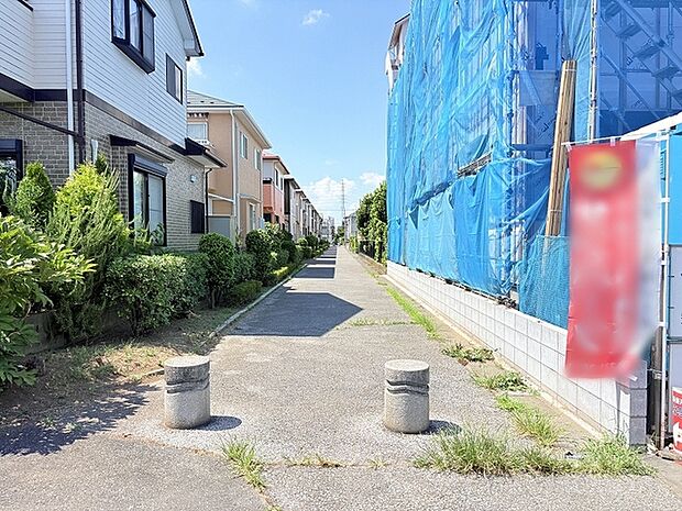 南西側は通路になっています。車の通行はありません。