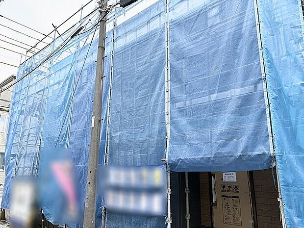 新しい暮らしの完成へ向けて着々と形づくられていく静かな佇まい