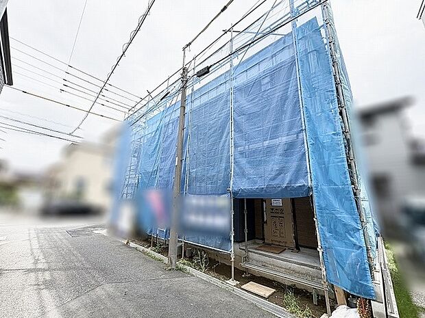 完成へと向かう静かな佇まいが、新しい暮らしへの期待感をそっと高めてくれる風景。