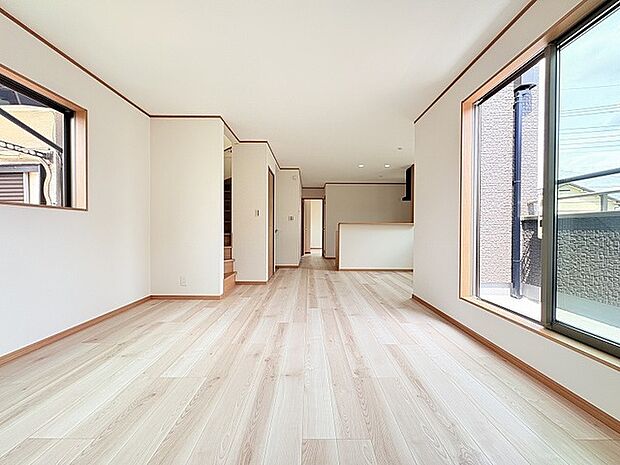 木の温もりが広がる穏やかな空間は日々の暮らしに心地よいくつろぎをもたらします