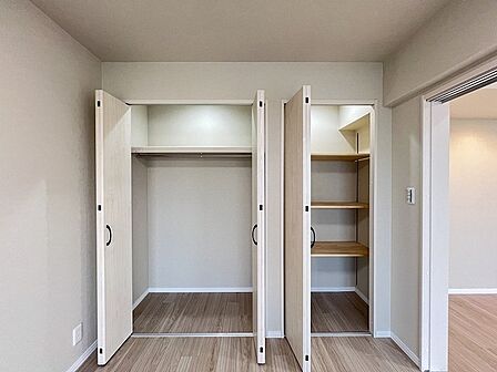 すっきりと整えられた収納が日々の暮らしを心地よく支える空間