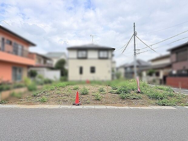 周辺の穏やかな空気に包まれ、これからの新しい暮らしを自由に描ける広がりを感じる空間です。