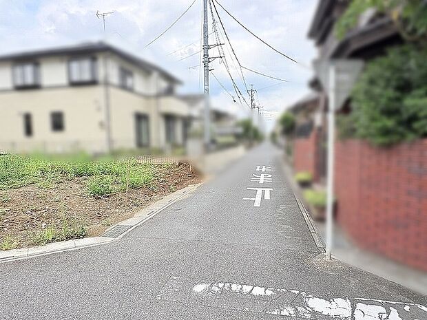 穏やかな空気が流れる閑静な住宅街に佇み、日々の暮らしに心地よいゆとりをもたらす周辺環境です。